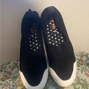 Roxy Women's Black and White Slip-On Sneakers
